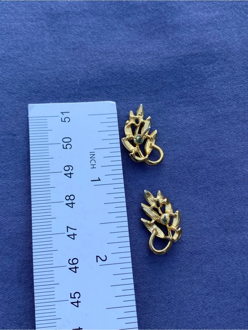 Gold Leaf Motif Post Earrings - Gold